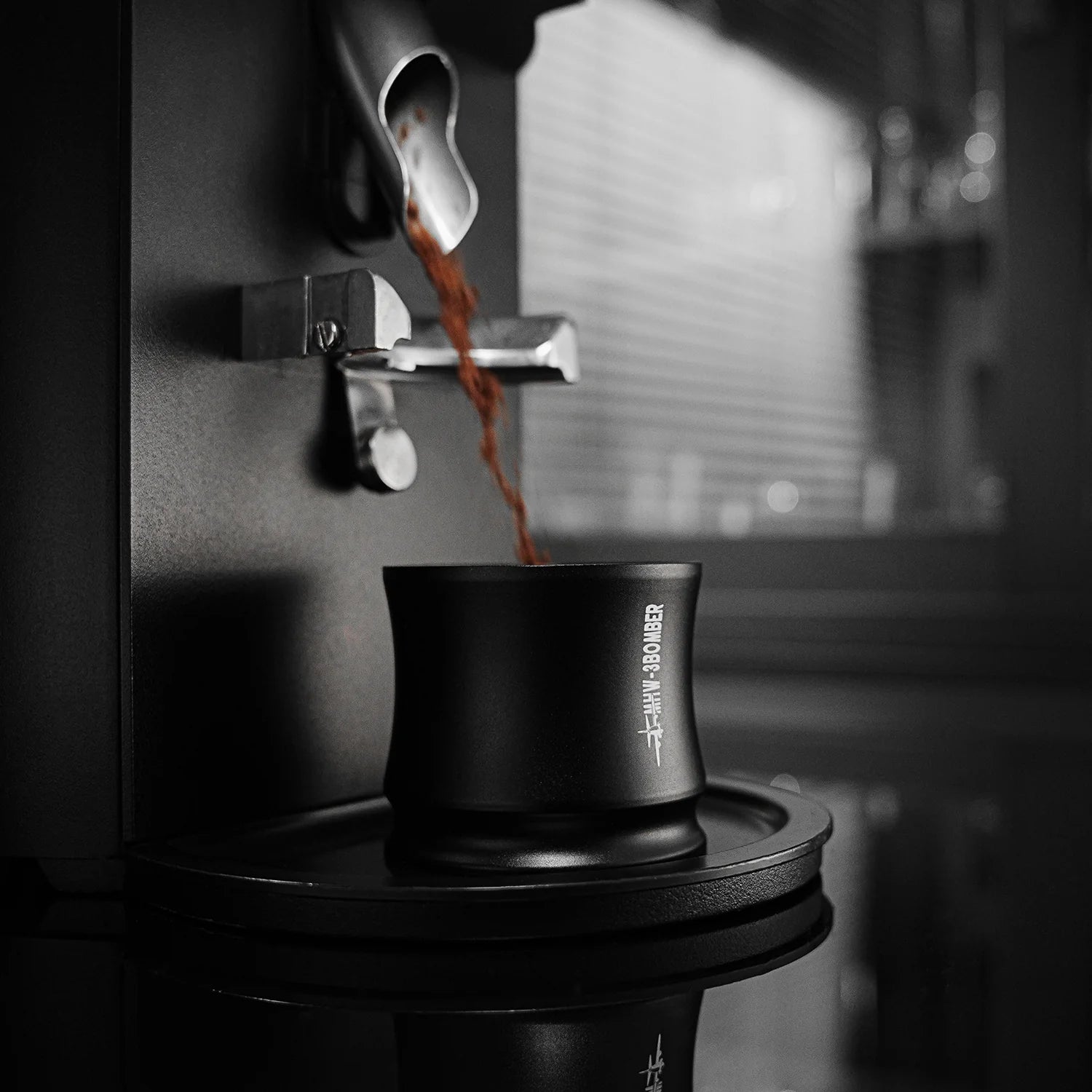 MHW-3BOMBER Shaker Funnel 51-54mm